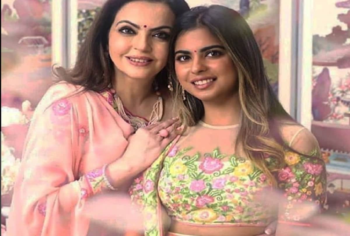 why Isha Ambani and Anand Piramal choose wedding date 12 December?