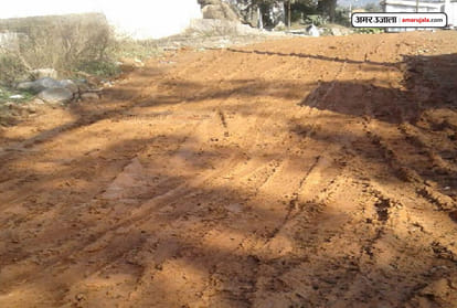 jammu kashmir udhampur a heart attack patient died after his auto stuck in mud