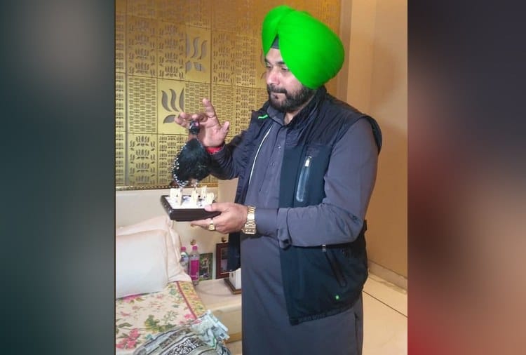 Congress, Navjot Sidhu Meeting with Punjab CM Captain Amrinder Singh
