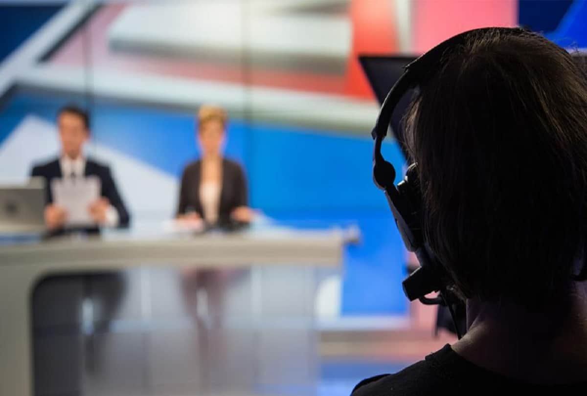 Strange Korean Tv Anchor News Jo Hyun Il Weirdly Nosebleed During Live Tv Show