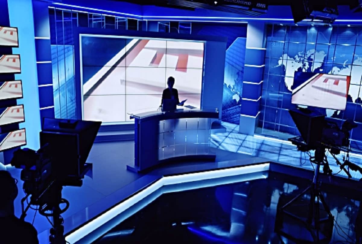 Strange Korean Tv Anchor News Jo Hyun Il Weirdly Nosebleed During Live Tv Show