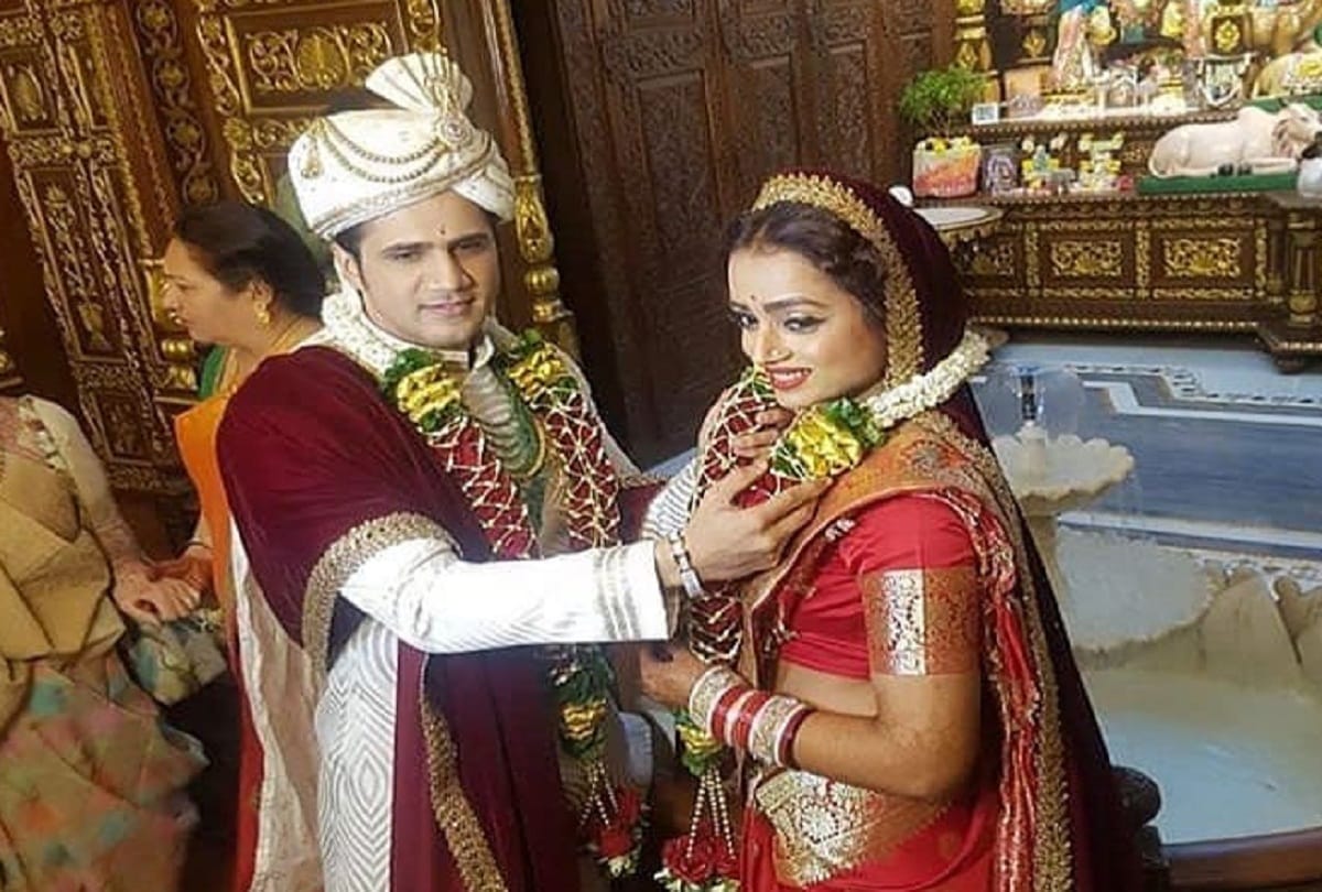 Bidaai actress Parul Chauhan married with boyfriend Chirag Thakkar at Iskcon Temple Mumbai