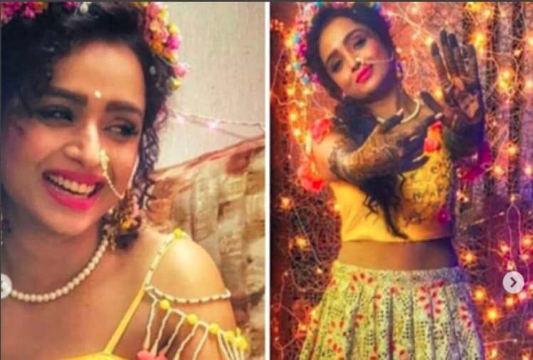 parul chauhan get married with chirag thakkar look at her mehandi pictures