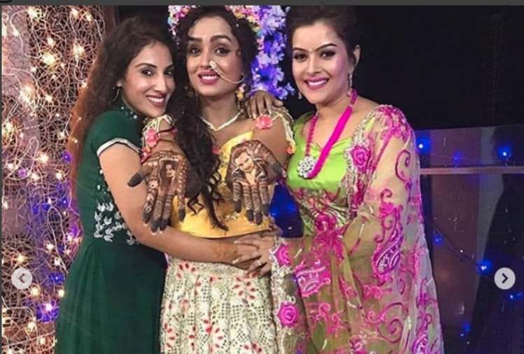 parul chauhan get married with chirag thakkar look at her mehandi pictures
