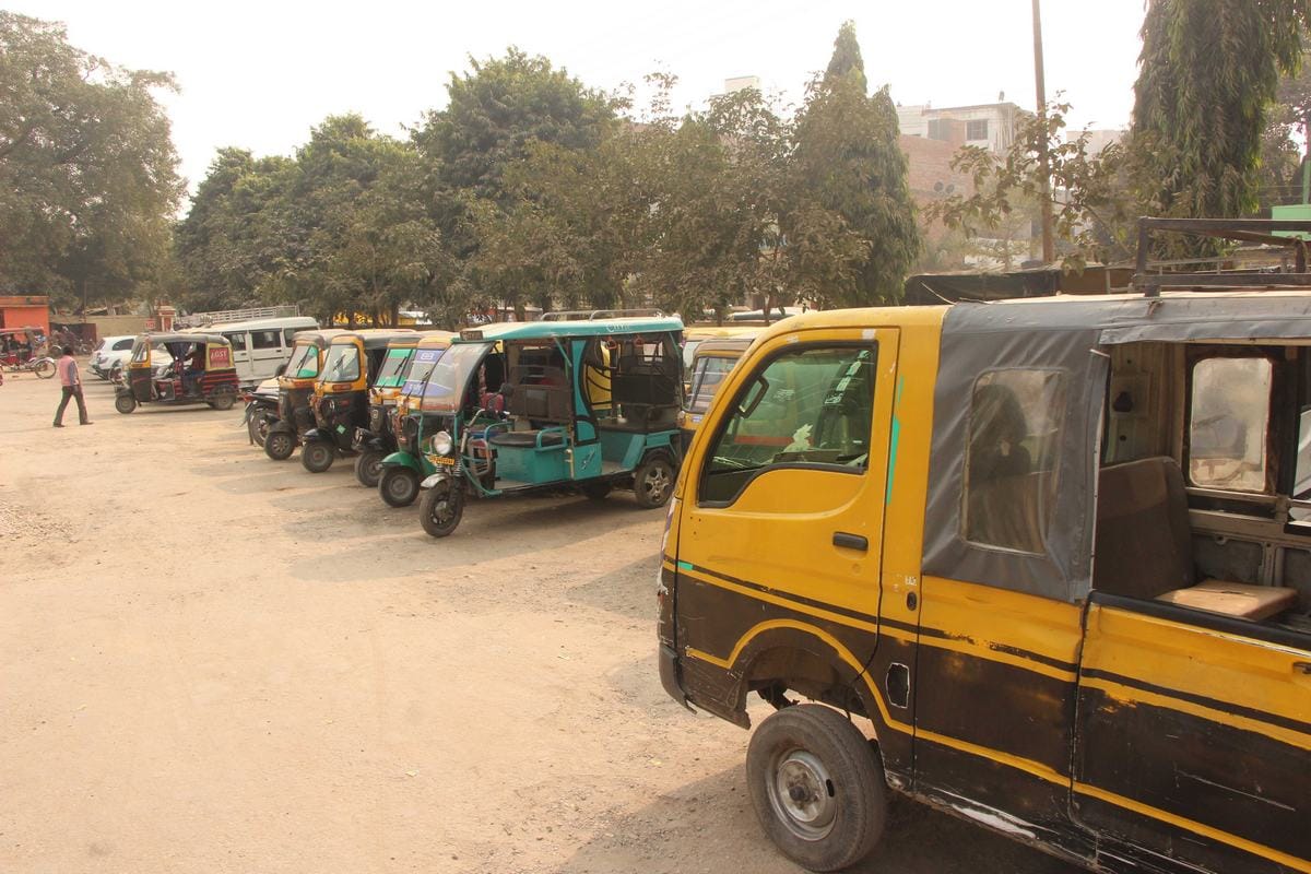 auto driver and sailors strike in varanasi troubles for tourists