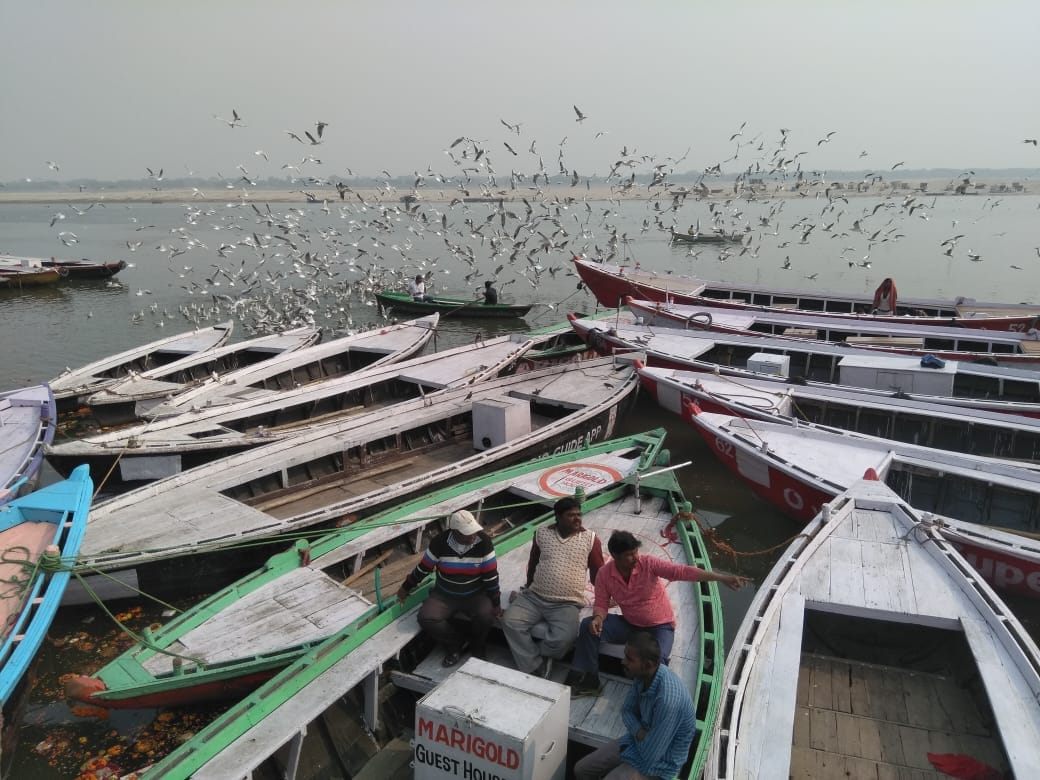 auto driver and sailors strike in varanasi troubles for tourists