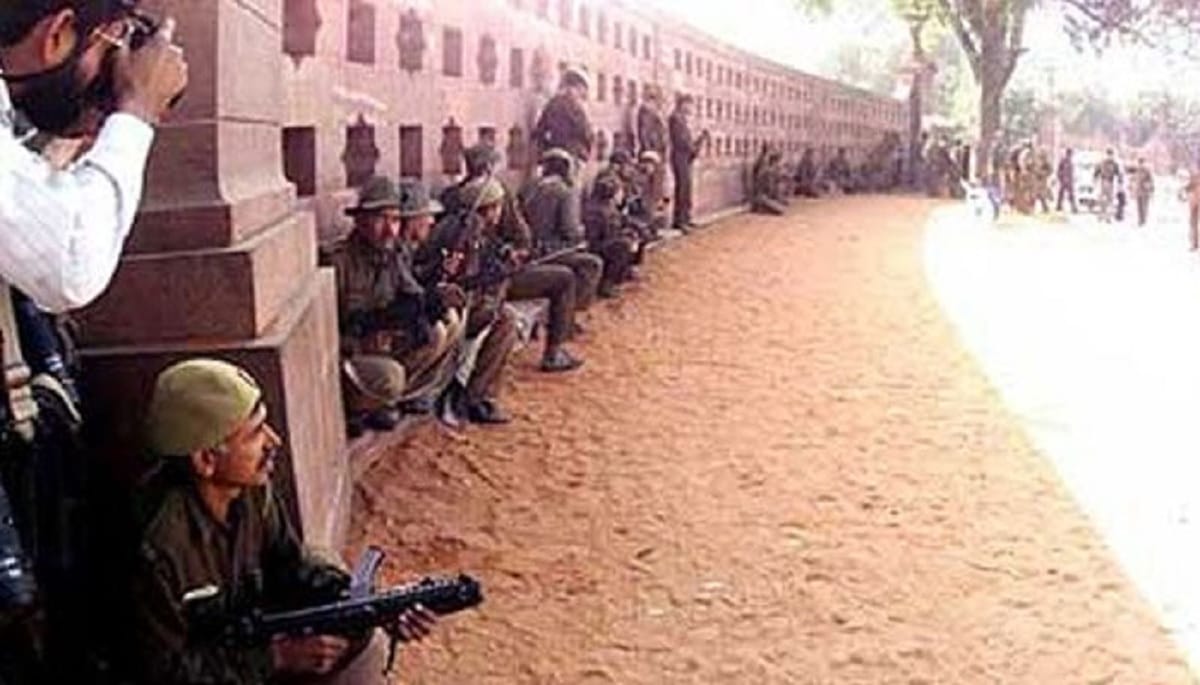 Confederation of Ex-Paramilitary Forces Welfare Association asked why the heroes of Paramilitary Forces have to fight a court battle for their interests
