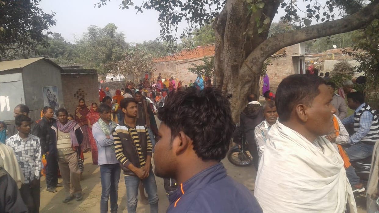 सड़क हादसे में दो चचेरे भाइयों की मौत