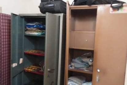 looted of 15.5 lakhs in former DGP relative's house in fatehabad