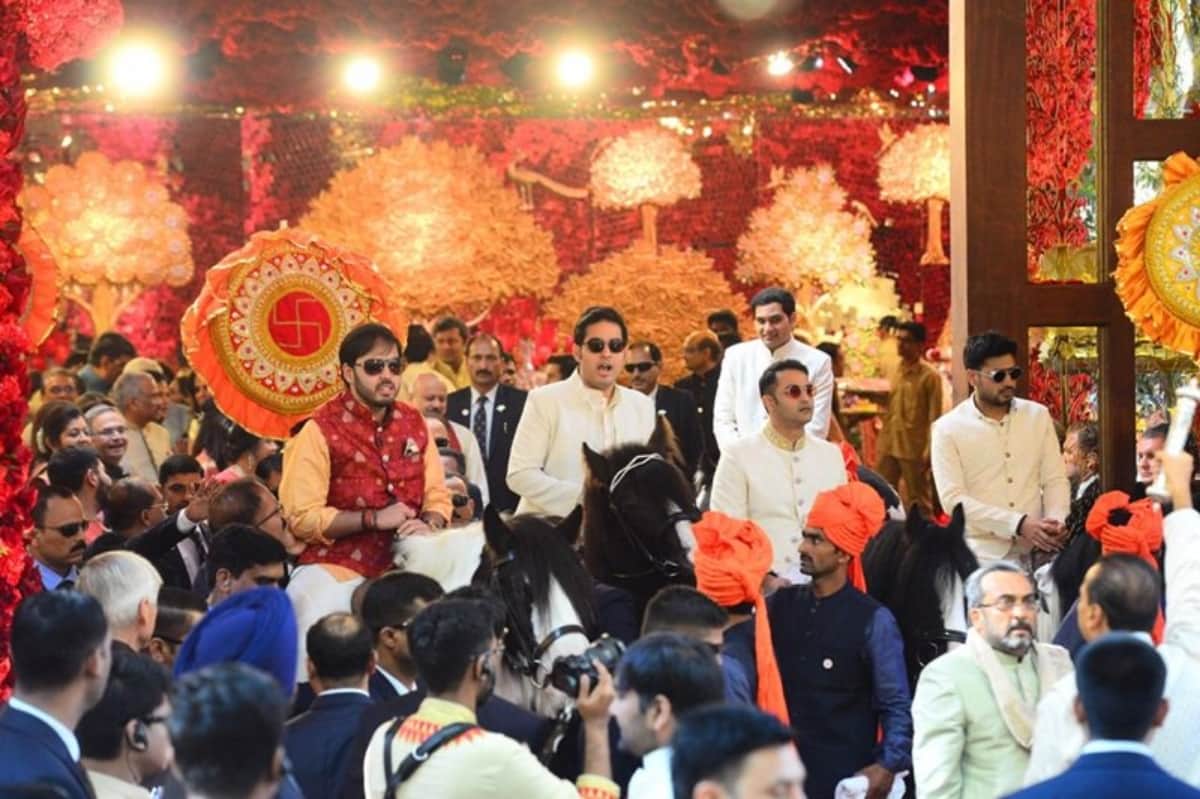mukesh ambani daughter isha ambani wedding moments in antilia house
