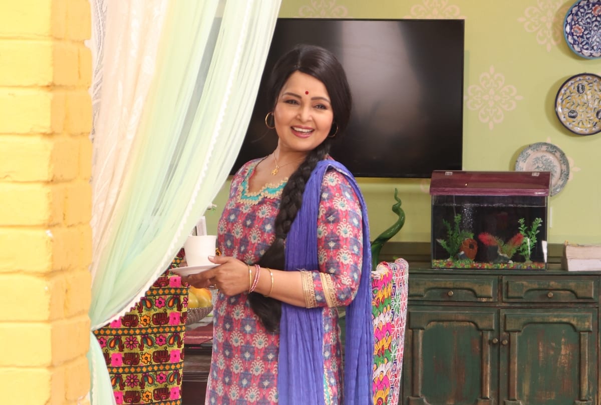 Chanchal gets a botched lip job in Sony SAB Beechwale