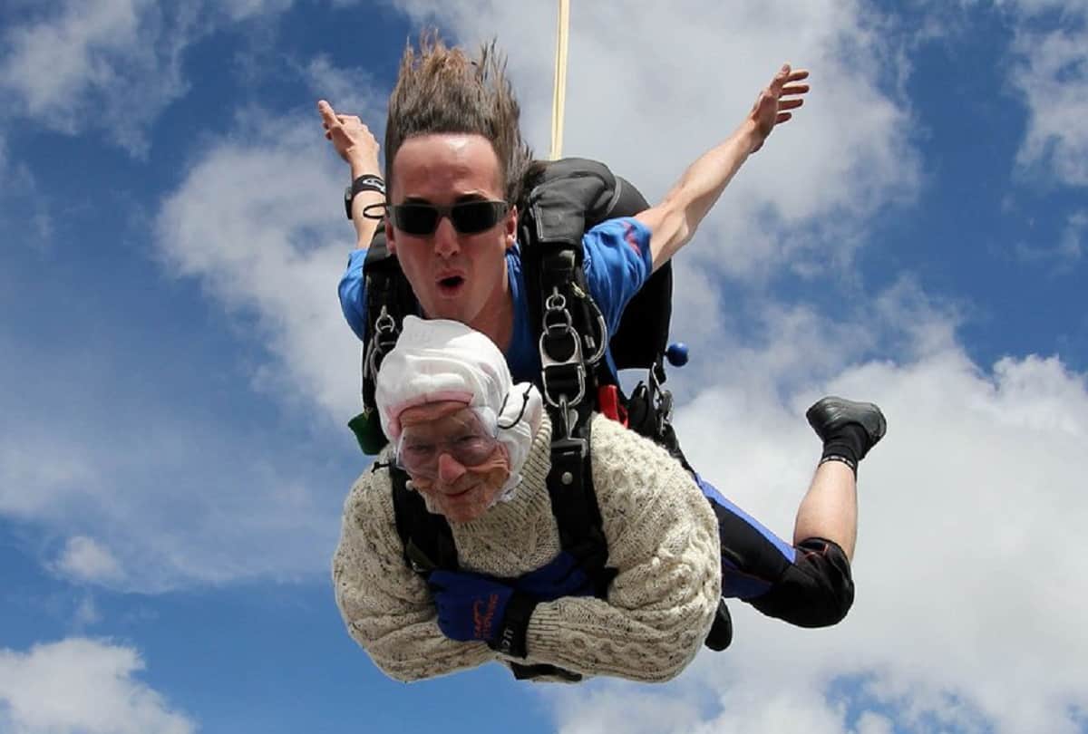 102 year old woman breaks and set a new record for world's oldest skydiver