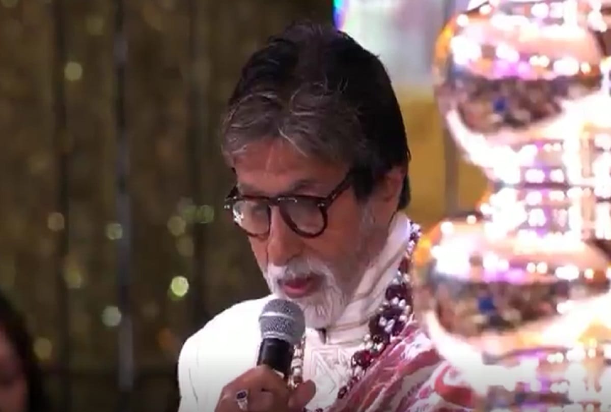 amitabh bachchan and aamir khan greet guest at isha ambani wedding