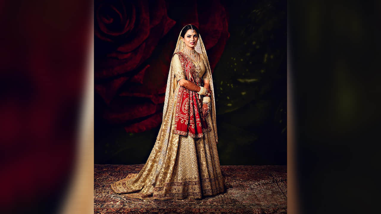 Mukesh ambani daughter Isha Ambani And Anand Piramal Haldi ceremony pictures