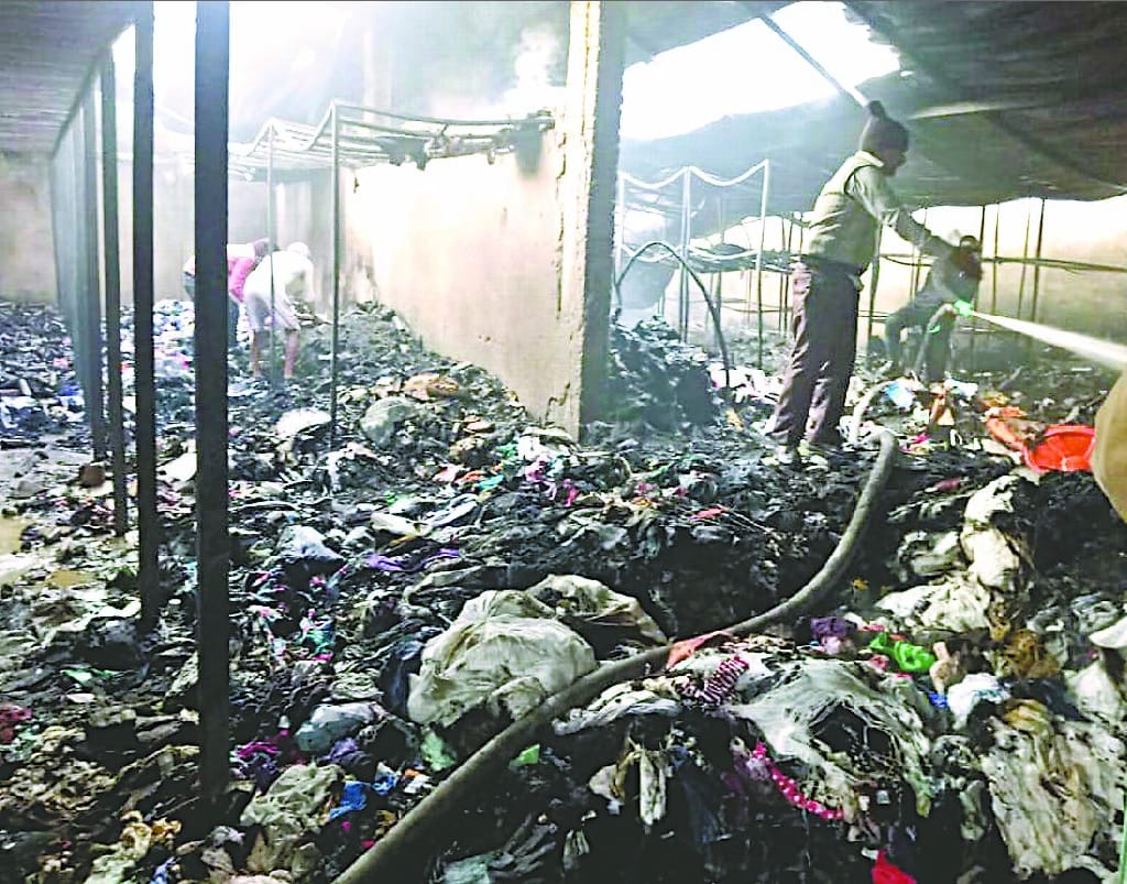   Fire in godown, 5 million luggage ashes