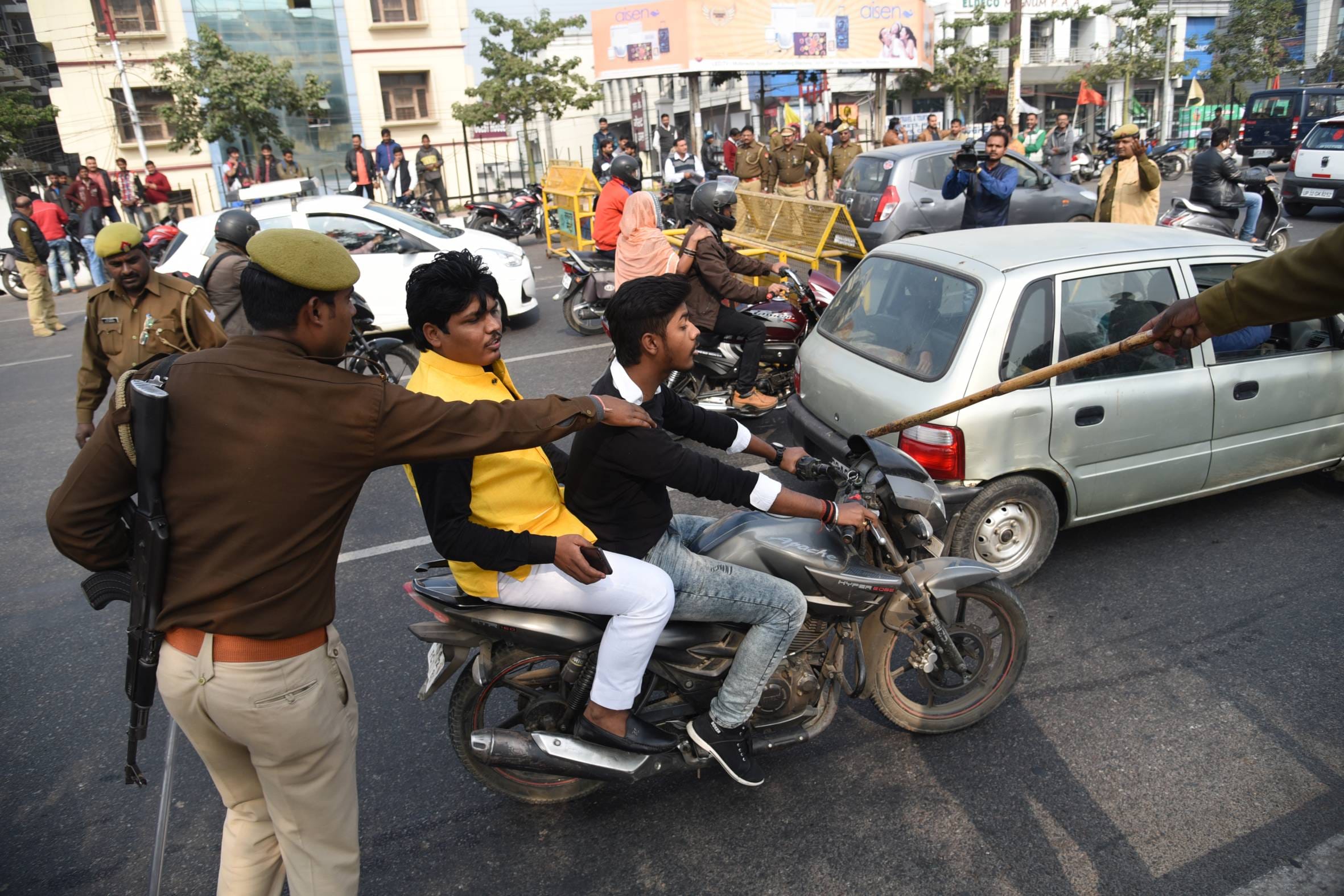 police checking done at fun mall lucknow