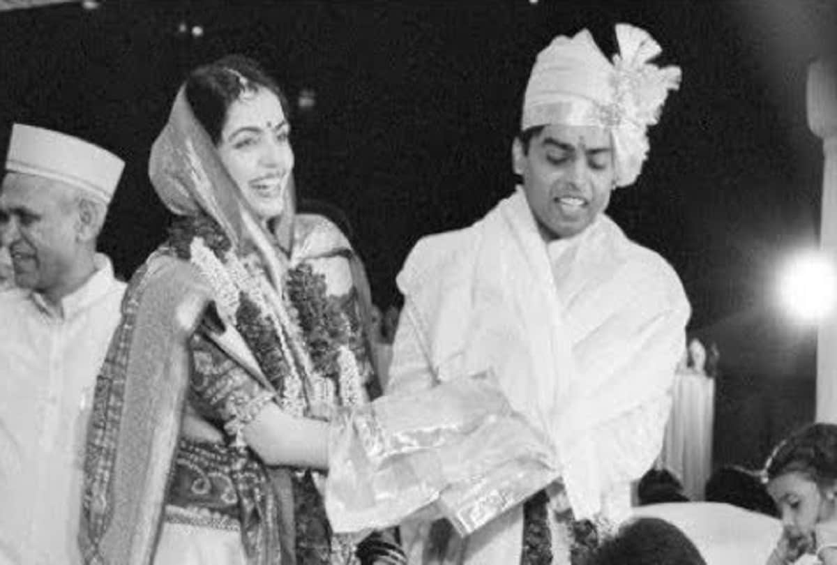 Happy Birthday Mukesh Ambani: Mukesh Ambani and Nita Ambani Love story With Wedding Pictures