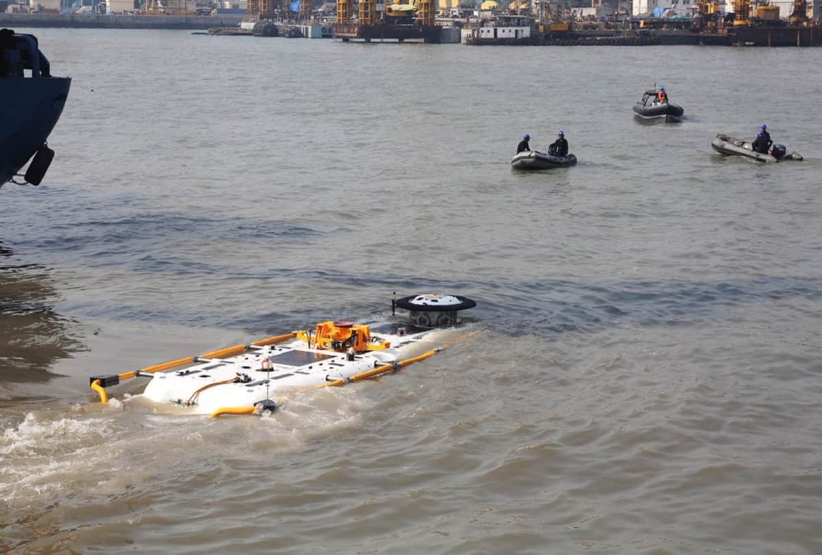 Deep Submergence rescue vehicle purchased from UK inducts in Indian Navy
