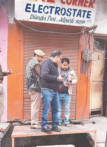 Cyber cafe seal in case of recovery in name of housing