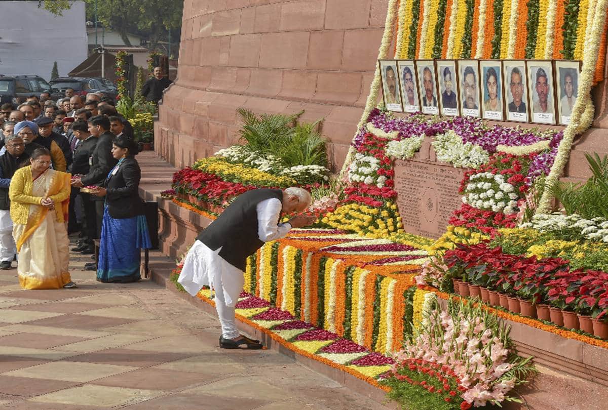 remembers the martyrs who laid their lives while defending the Parliament Attack on 13 December 2001