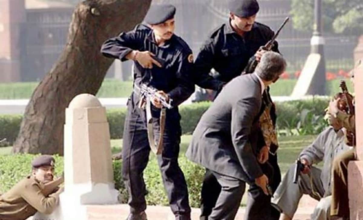 remembers the martyrs who laid their lives while defending the Parliament Attack on 13 December 2001