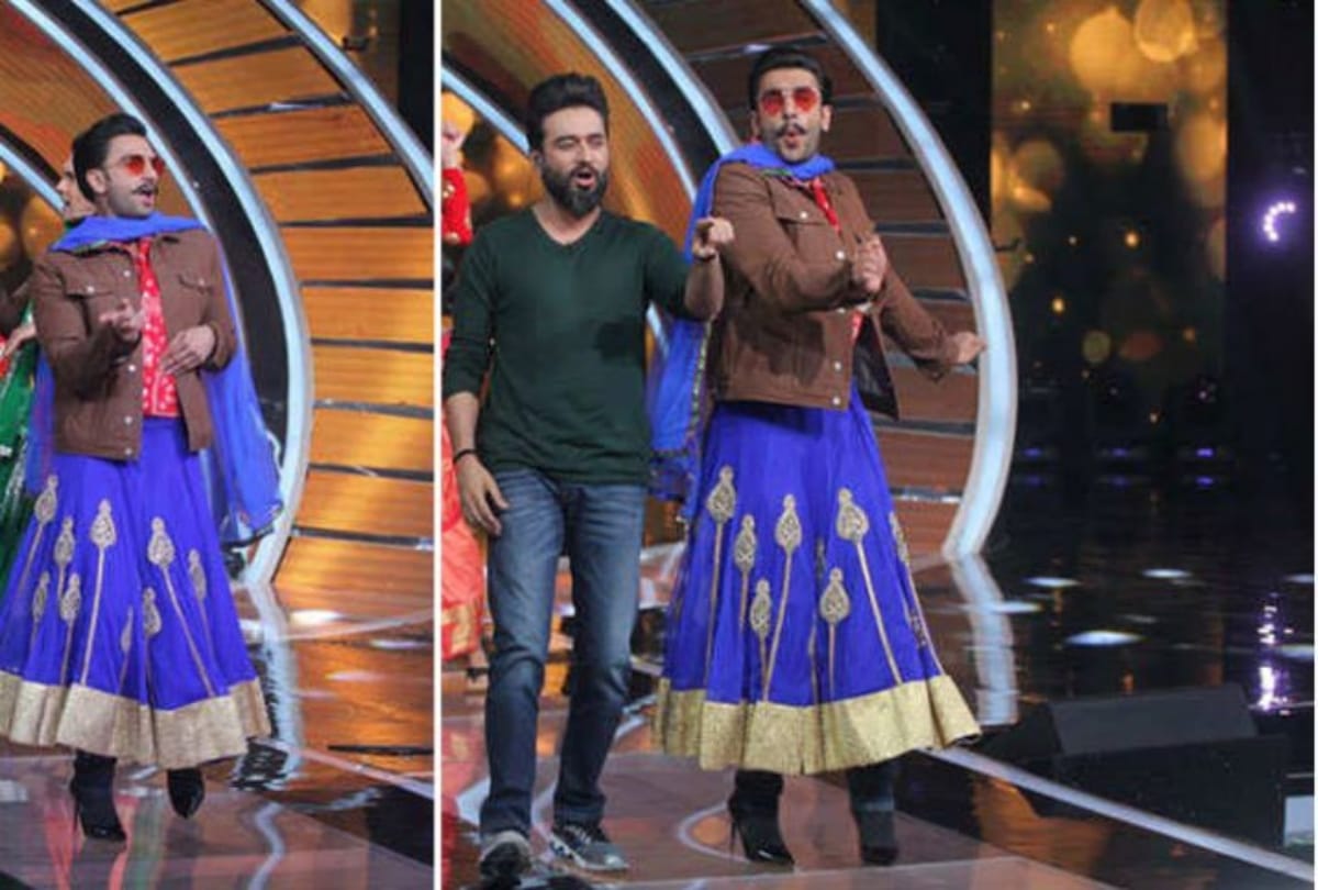 Ranveer Singh ghaghra and high heels viral on social media