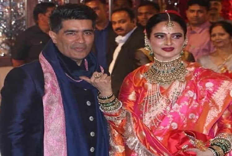 Rekha wearing Banarasi saree at Isha Ambani wedding