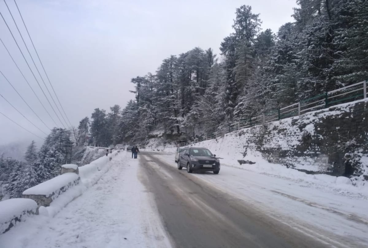 fresh snowfall recorded in kufri shimla himachal