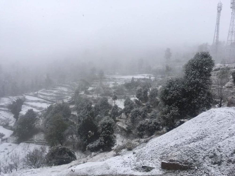 snowfall in uttarakhand tourist coming