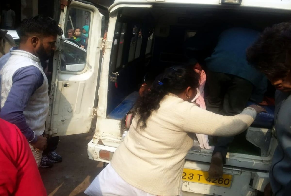 ghaziabad man slit his throat then