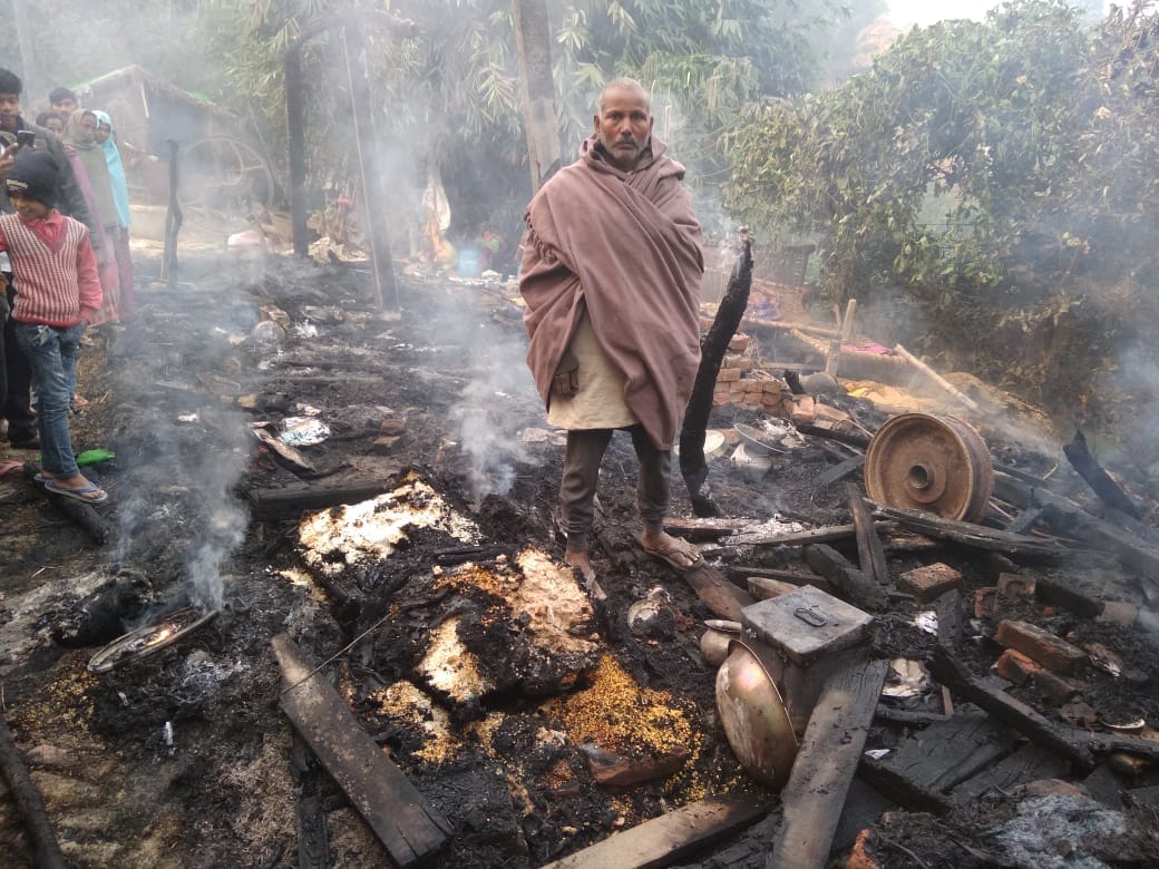 Home caught fire due to short circuit at ballia