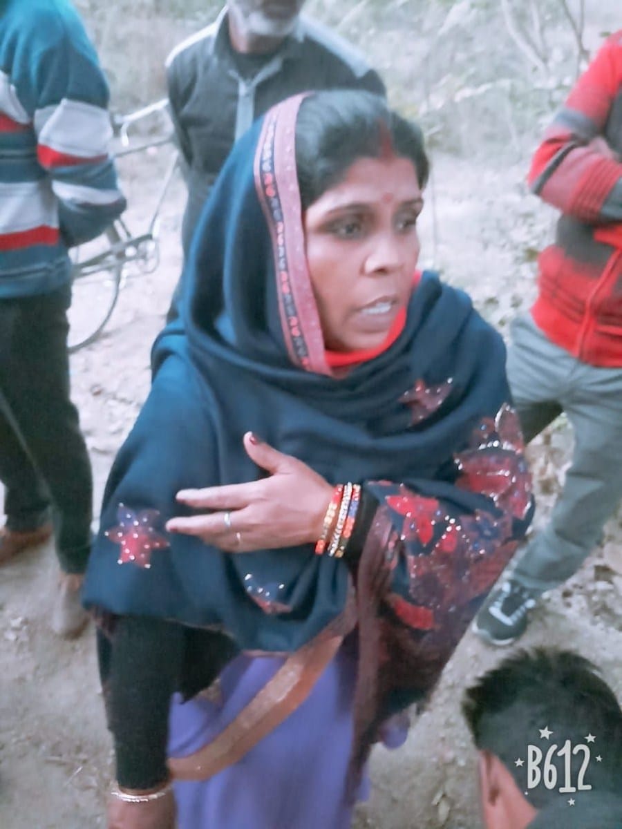 वाहन जांच में दो बाइक सवार गिरे, घायल