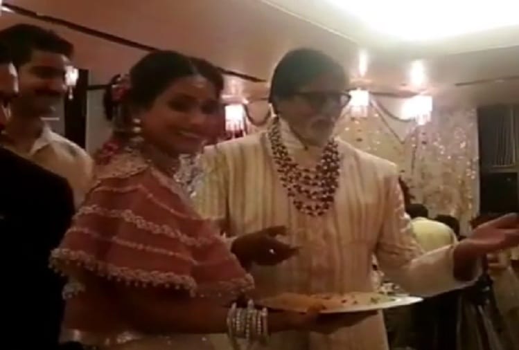 amitabh bachchan and aamir khan greet guest at isha ambani wedding