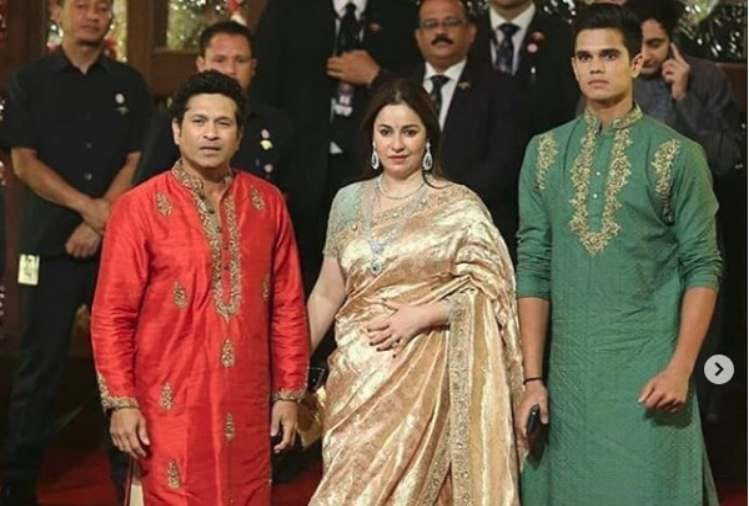 sachin tendulkar son arjun tendulkar grab all lime light at isha ambani wedding