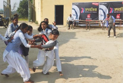 girls played kabaddi competition held by amar ujala aparajita campaign