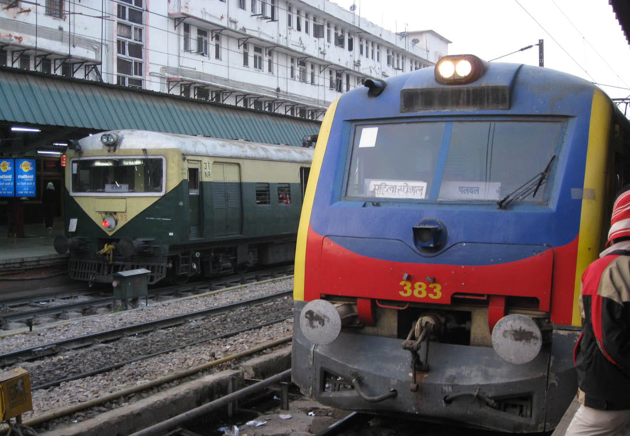 Two bogies of Train affecting near Shikohabad station