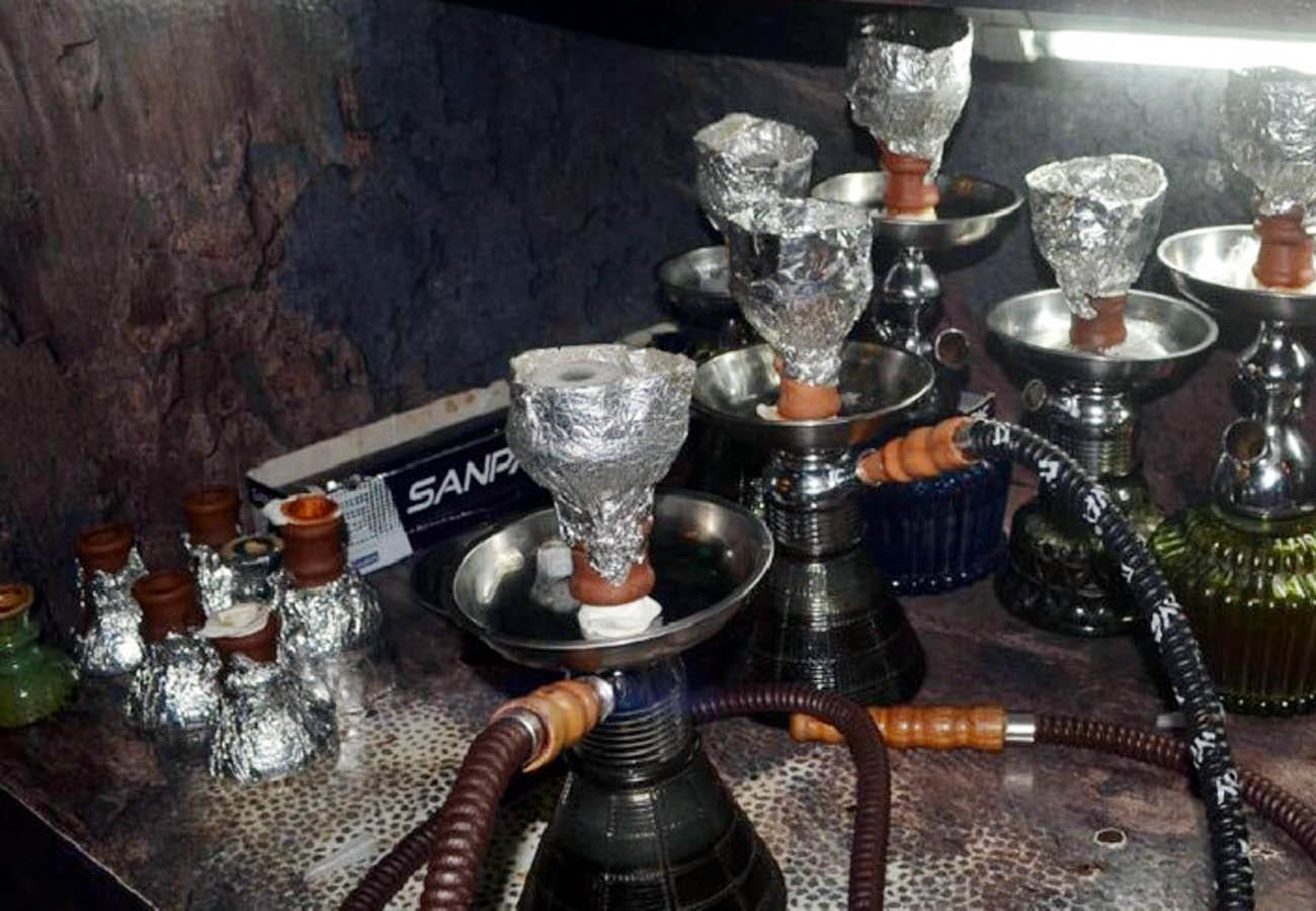 Teenager were being served to hookah in drug addiction