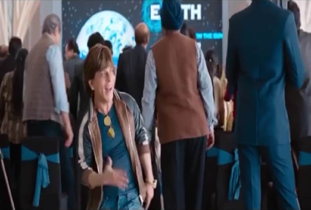 Shahrukh khan is taking 2 years of break from films after his film Zero flopped at box office