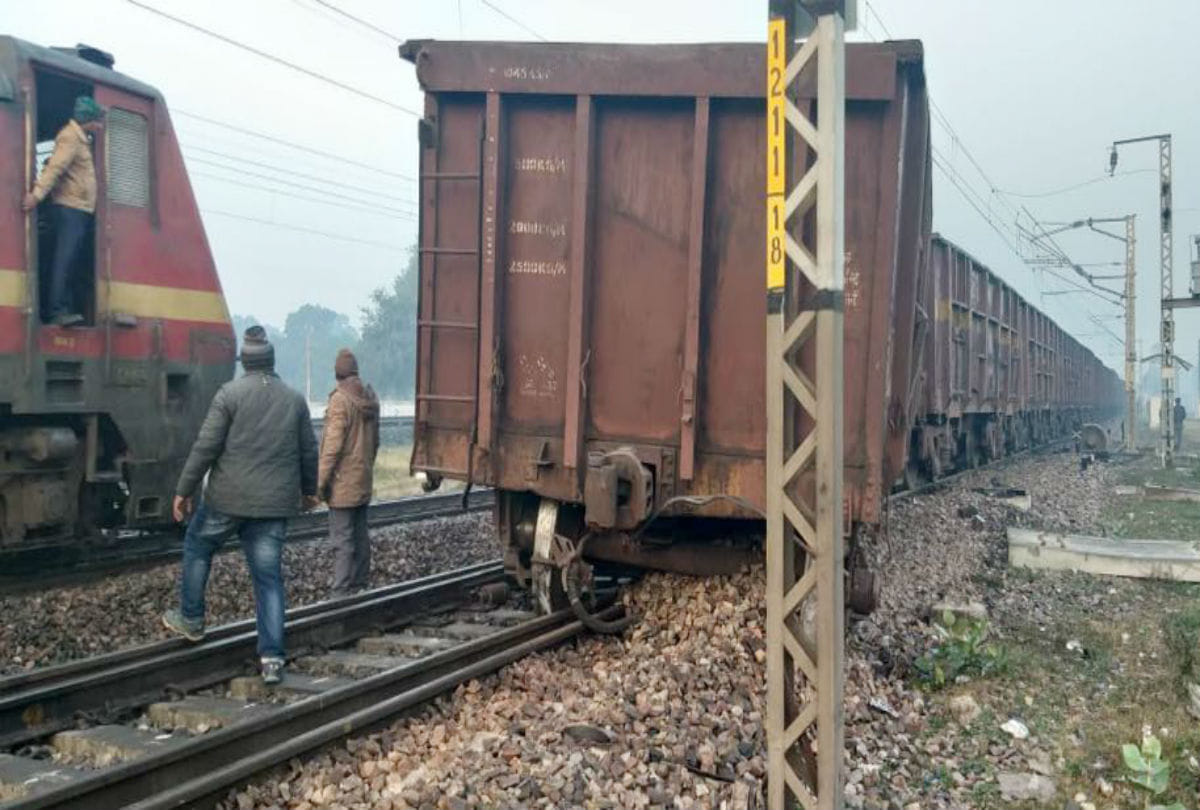 goods train derail near shikohabad railway station in firozabad