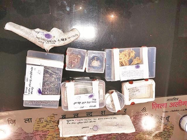 Looters used to puncture vehicles