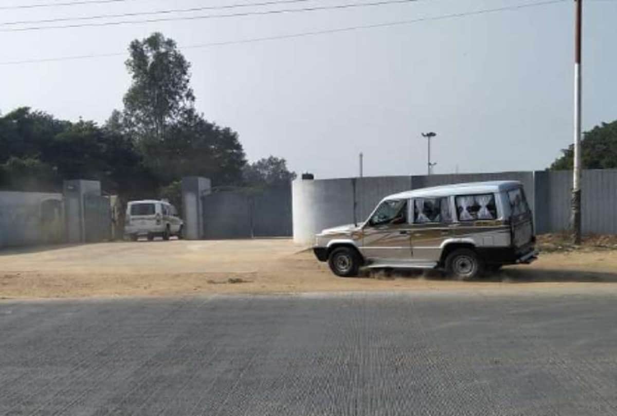 Negligence case in Meerut, bank has given loan of nine crores to seal factory of former minister Yakub Qureshi