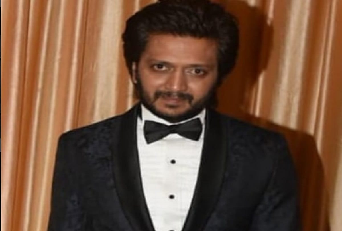 Riteish deshmukh reveals how akshay kumar pays most tax