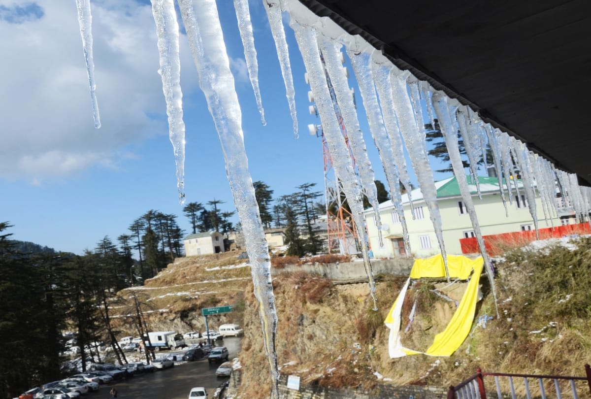 temperature in six cities in Himachal rolled down below minus degree