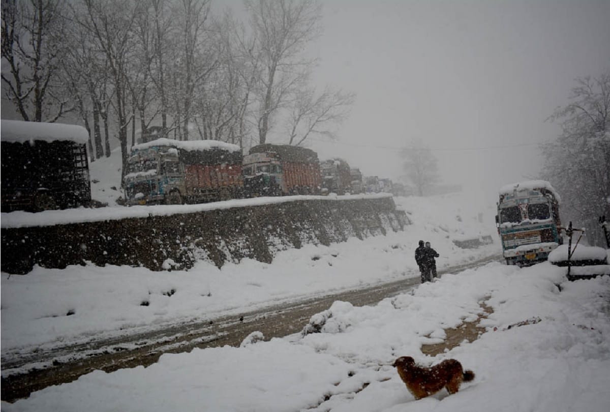 Heavy rain alert today in many areas in jammu and kashmir