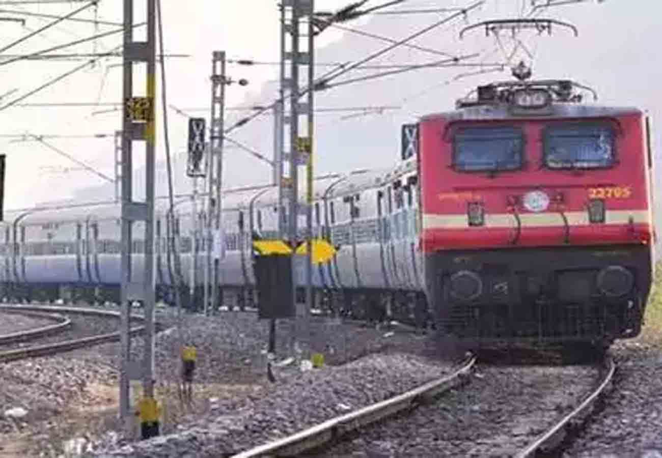 20 trains canceled due to fog