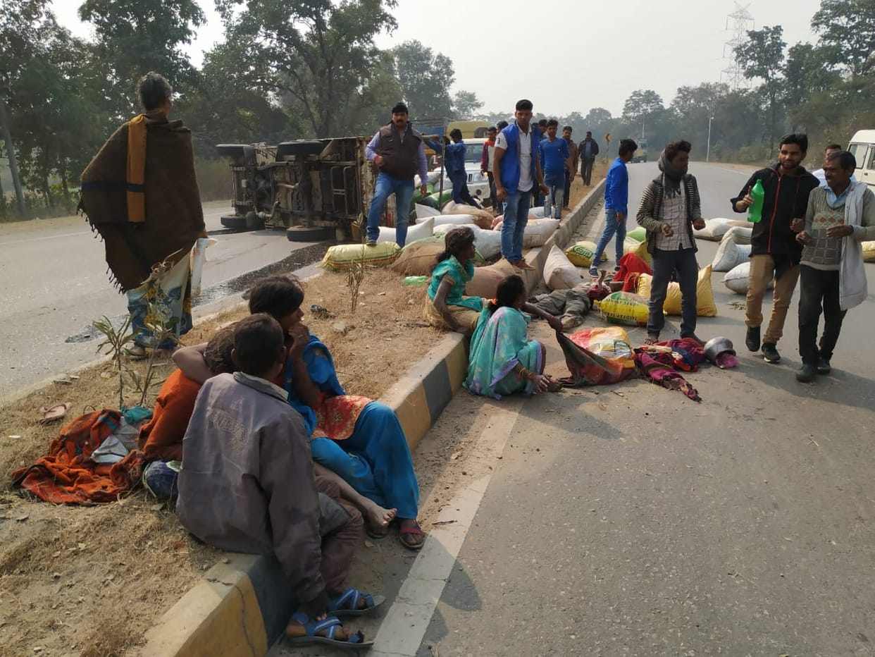 pick up turnover on raod at sonbhadra