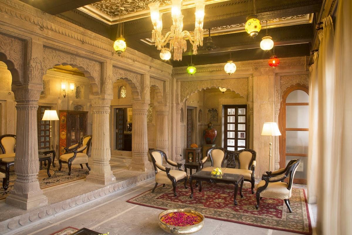 old forts on the bank of river ganga attract tourist