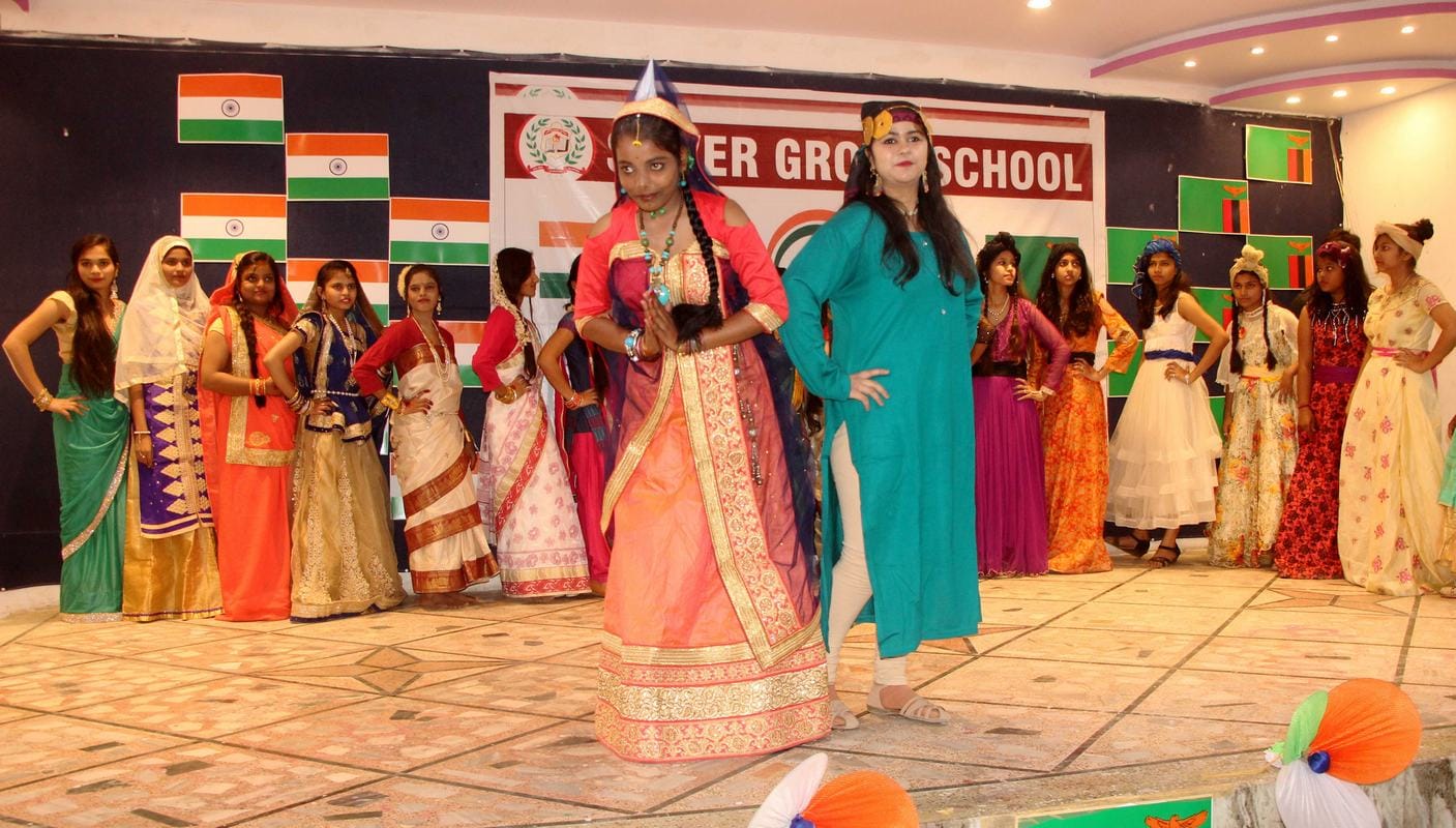 Varanasi school students perfomenace for nri summit