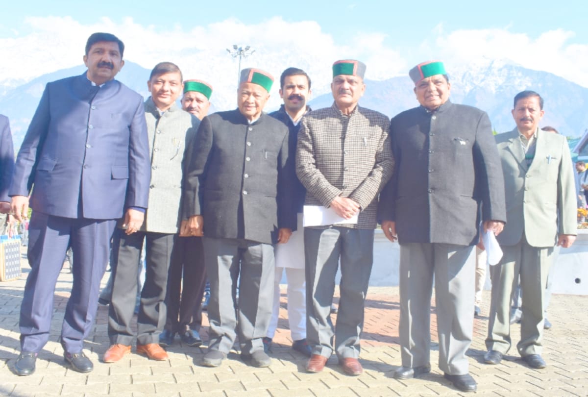 ruckus in himachal assembly over Drug abuse between ruling and opposition