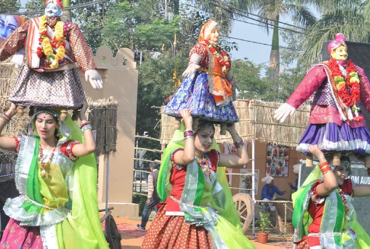 Chandigarh Performances by artists from several state in International Geeta Festival